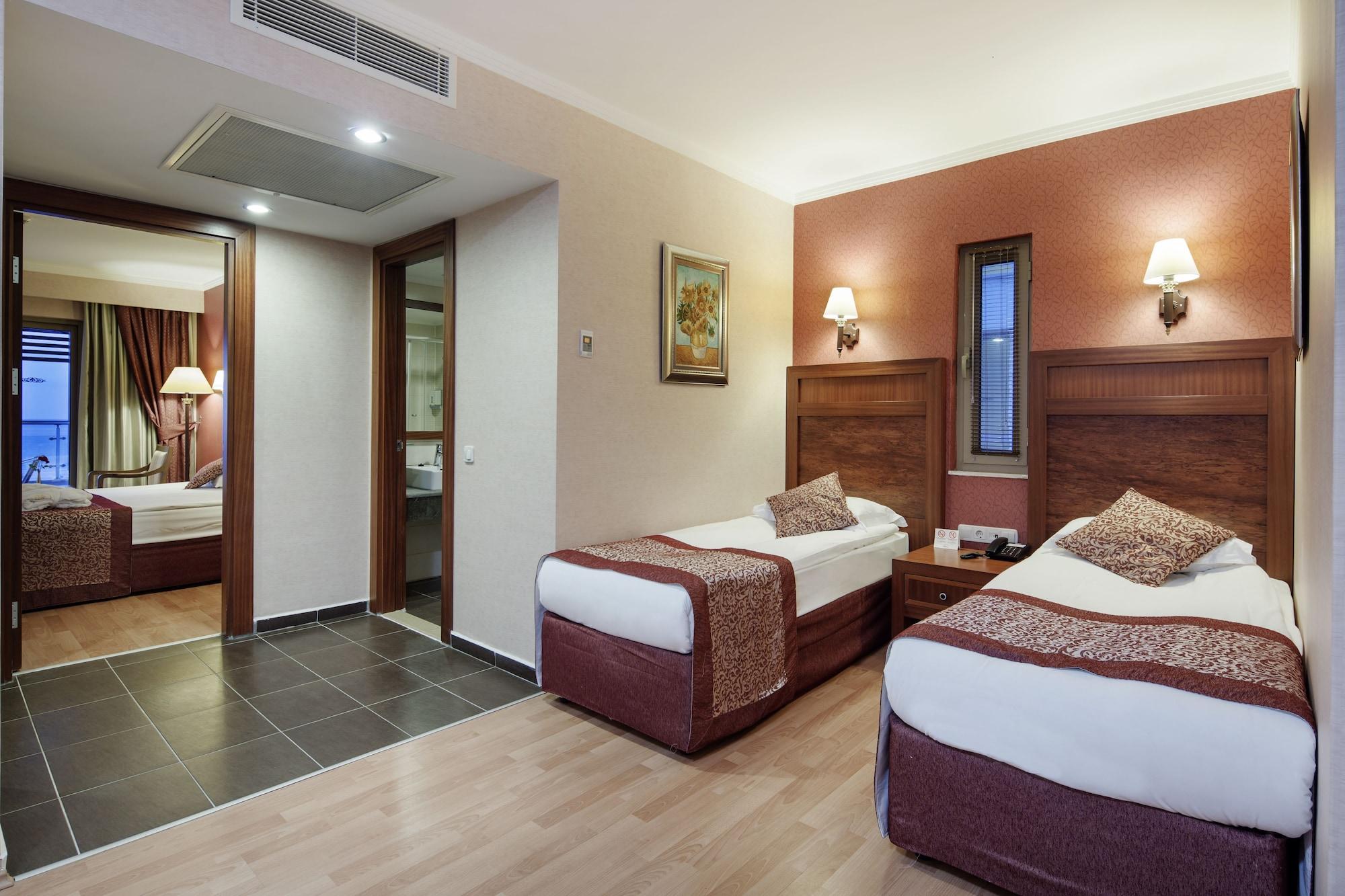 Alba Royal Hotel (Adults Only) Side Kültér fotó