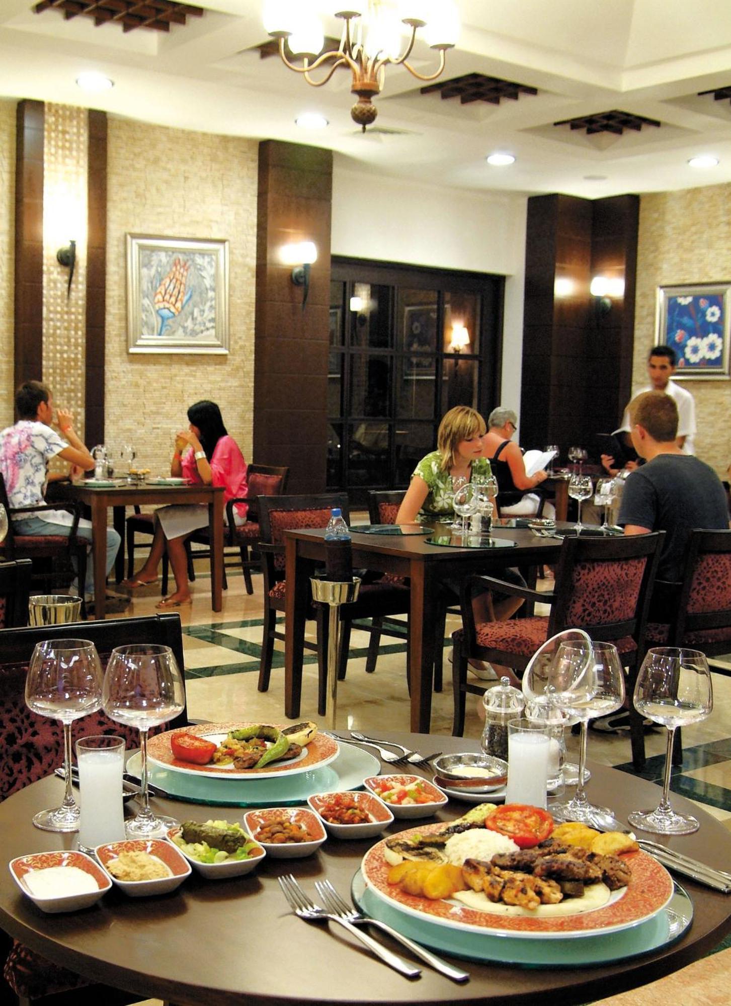 Alba Royal Hotel (Adults Only) Side Kültér fotó
